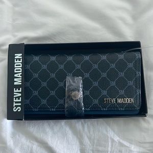 Steve Madden wallet
